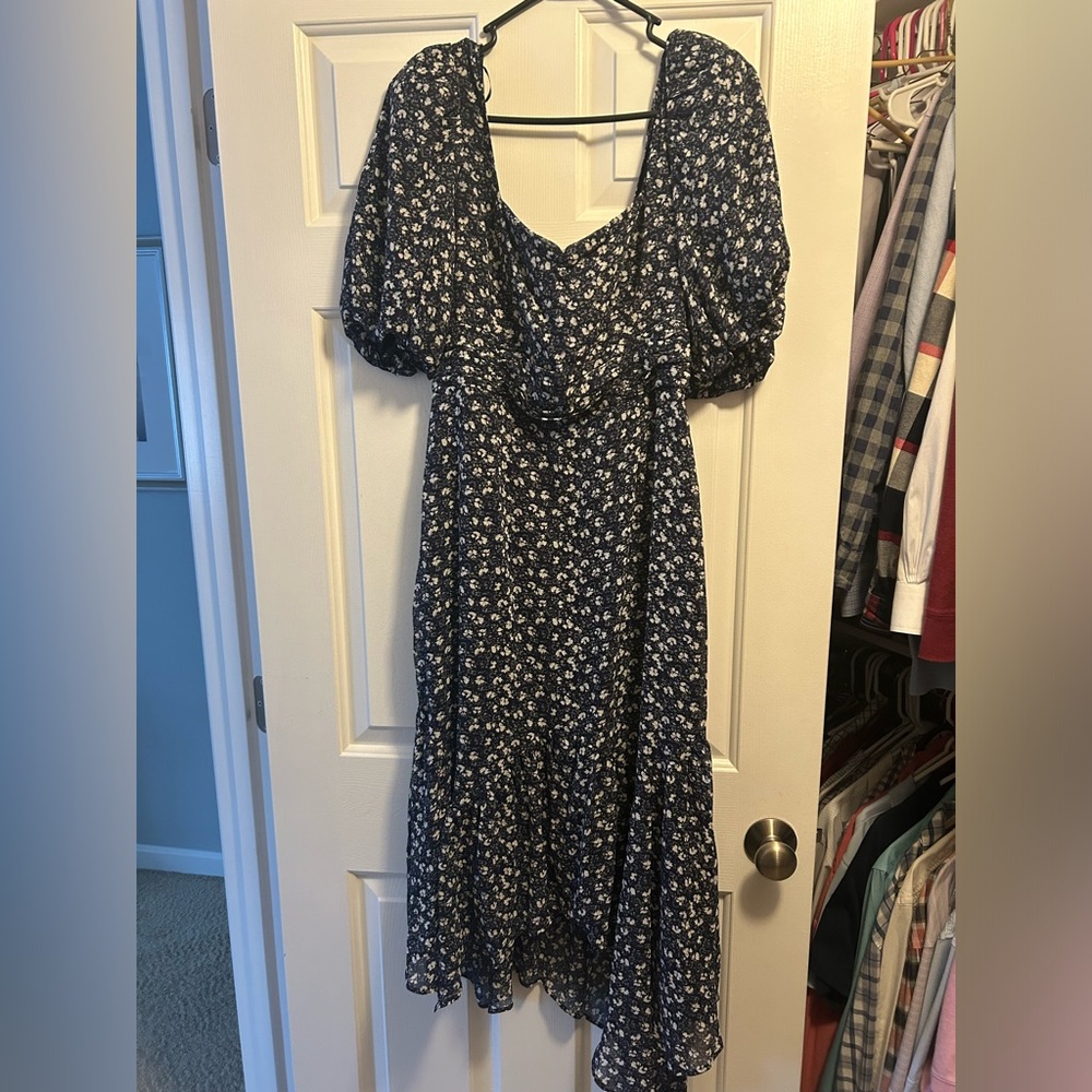 ASTR the Label navy blue floral dress